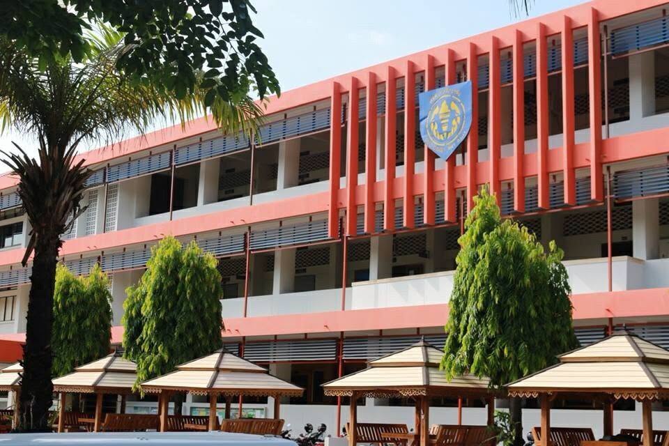 อาคารเรียนโรงเรียนศรีสะเกษวิทยาลัย